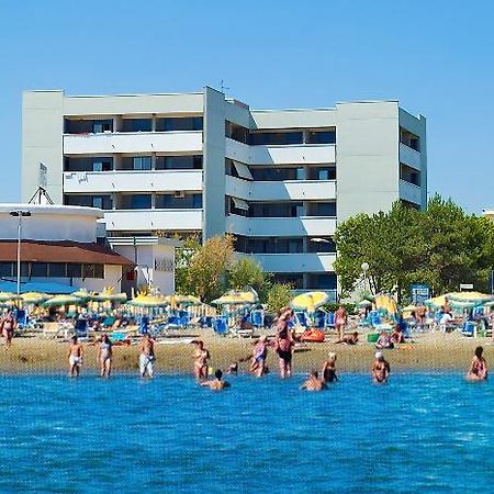 Condominio Columbus Bibione Buitenkant foto